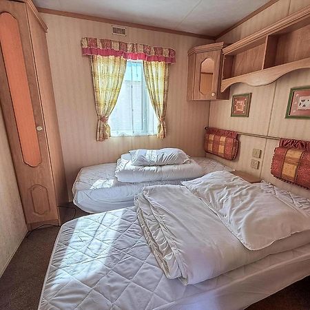 6 Berth Caravan In Hunstanton, Ideal For Seaside Holidays Ref 13004L Luaran gambar
